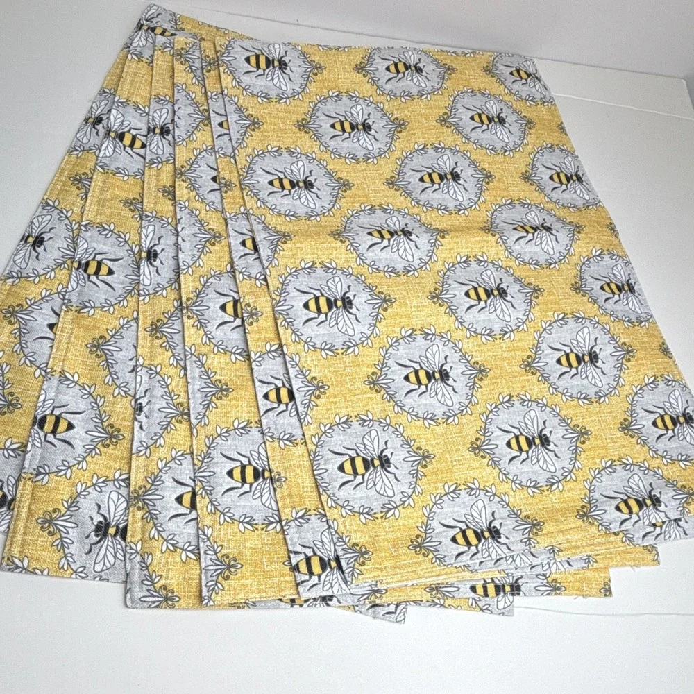 The Farmhouse by Rachel Ashwell Bee Print placemats Set of  6 Yellow/Gray
